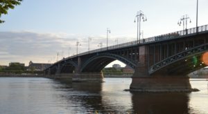 Mainz& "Brückenticket" zur Sperrung der Theodor-Heuss-Brücke - Helau-Spur kommt - Kritik der Wirtschaft "Brückenticket" zur Sperrung der Theodor-Heuss-Brücke - Helau-Spur kommt - Kritik der Wirtschaft