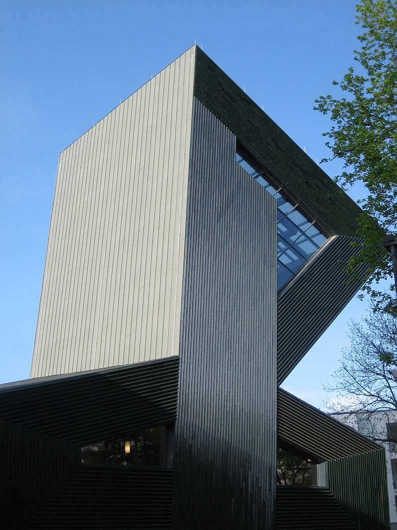 Mainz& Geliebte moderne Architektur: Die Neue Synagoge in der Mainzer Neustadt ist "trotz" kühner Architektur zum neuen Wahrzeichen geworden Geliebte moderne Architektur: Die Neue Synagoge in der Mainzer Neustadt ist "trotz" kühner Architektur zum neuen Wahrzeichen geworden