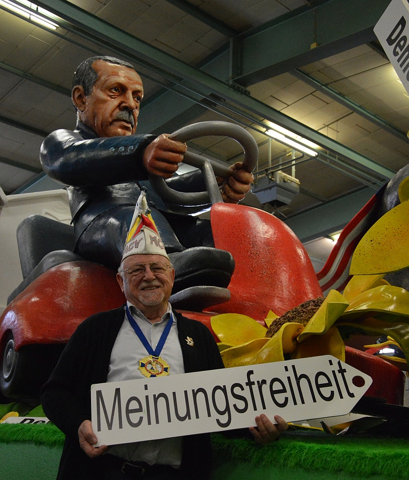 Mainz& Trumpeltier, Diktator Erdogan und Internet-Shopping - Mainzer Motivwagen 2017 Trumpeltier, Diktator Erdogan und Internet-Shopping - Mainzer Motivwagen 2017