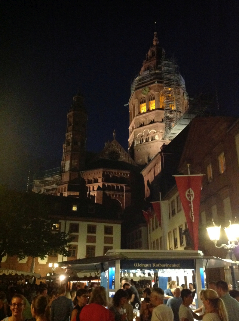 Mainz& 8 Dinge, die man an der Johannisnacht getan haben muss 8 Dinge, die man an der Johannisnacht getan haben muss