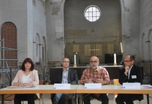 Mainz& "Ein Hauch von Tal der Könige" - Hochspannung vor Öffnung des steinernen Sarkophags in der Johanniskirche "Ein Hauch von Tal der Könige" - Hochspannung vor Öffnung des steinernen Sarkophags in der Johanniskirche