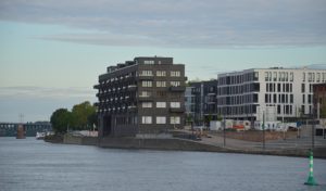 Mainz& Schiffsanleger Zollhafen: Bund will Alternativstandort neu prüfen - Separates Treffen mit Binnenschiffern geplant Schiffsanleger Zollhafen: Bund will Alternativstandort neu prüfen - Separates Treffen mit Binnenschiffern geplant