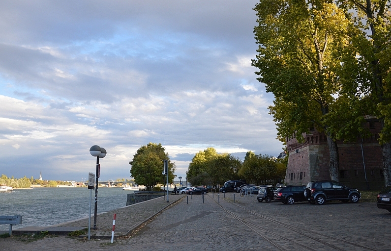 Mainz& Schöneres Mainzer Rheinufer gewünscht - Ortsbeirat Altstadt kritisiert stagnierende Entwicklung - Bis 2021 Änderung geplant Schöneres Mainzer Rheinufer gewünscht - Ortsbeirat Altstadt kritisiert stagnierende Entwicklung - Bis 2021 Änderung geplant
