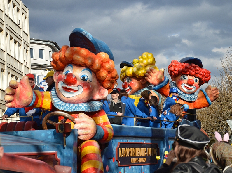 Mainz& "Herz" oder "herzlich": Fastnachtsmotto 2020 gesucht - Einsendeschluss 26. Mai 2019 "Herz" oder "herzlich": Fastnachtsmotto 2020 gesucht - Einsendeschluss 26. Mai 2019