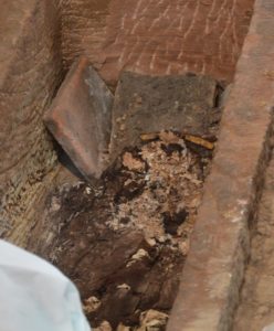 Mainz& Es ist wohl ein Bischof - Mittelalterlicher Sarkophag in Johanniskirche enthüllt Überreste -- UPDATE Es ist wohl ein Bischof - Mittelalterlicher Sarkophag in Johanniskirche enthüllt Überreste -- UPDATE