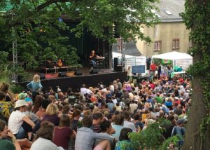 Mainz& Parteien? - "Müsste man genau jetzt erfinden" - 45. Open Ohr diskutiert, feiert, tanzt - Kritik an Zusammensetzung der Podien Parteien? - "Müsste man genau jetzt erfinden" - 45. Open Ohr diskutiert, feiert, tanzt - Kritik an Zusammensetzung der Podien