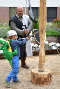 Mainz& Schwertkämpfe und Armbrustschießen - Ritterfest im Landesmuseum am 13. und 14. Juli 2019 Schwertkämpfe und Armbrustschießen - Ritterfest im Landesmuseum am 13. und 14. Juli 2019