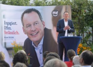 Mainz& "Wir dürfen der Stadt nicht den Stöpsel ziehen" - OB Michael Ebling im Mainz&-Interview zu Citybahn, neuem Stadtteil und Sauvignon Blanc "Wir dürfen der Stadt nicht den Stöpsel ziehen" - OB Michael Ebling im Mainz&-Interview zu Citybahn, neuem Stadtteil und Sauvignon Blanc