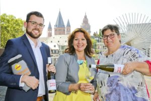 Mainz& 85. Mainzer Weinmarkt: 50 Winzer, Wein aus Chile, Mainzgefühl-Wein und ausschließlich nachhaltiges Geschirr 85. Mainzer Weinmarkt: 50 Winzer, Wein aus Chile, Mainzgefühl-Wein und ausschließlich nachhaltiges Geschirr
