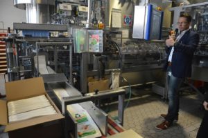 Mainz& Weltrekord bei recycelten Kunststoffflaschen - Frosch will Recyclat-Flaschen aus der Öko-Nische holen und kreislauf etablieren Weltrekord bei recycelten Kunststoffflaschen - Frosch will Recyclat-Flaschen aus der Öko-Nische holen und kreislauf etablieren