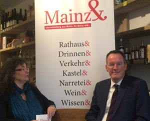 Mainz& "Wir dürfen der Stadt nicht den Stöpsel ziehen" - OB Michael Ebling im Mainz&-Interview zu Citybahn, neuem Stadtteil und Sauvignon Blanc "Wir dürfen der Stadt nicht den Stöpsel ziehen" - OB Michael Ebling im Mainz&-Interview zu Citybahn, neuem Stadtteil und Sauvignon Blanc