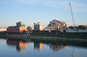 Mainz& "Potenzial für Industriehafen" - Gutachten sieht Chancen für Binnenschifffahrt im Industriehafen Mombach "Potenzial für Industriehafen" - Gutachten sieht Chancen für Binnenschifffahrt im Industriehafen Mombach