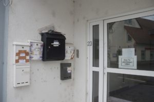 Mainz& Mainz& exklusiv: Popup-Store der Hechtsheimer Ortsvorsteherin in illegal umgebauten Haus - Ebling bei Eröffnung Mainz& exklusiv: Popup-Store der Hechtsheimer Ortsvorsteherin in illegal umgebauten Haus - Ebling bei Eröffnung