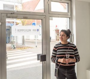 Mainz& Mainz& exklusiv: Popup-Store der Hechtsheimer Ortsvorsteherin in illegal umgebauten Haus - Ebling bei Eröffnung Mainz& exklusiv: Popup-Store der Hechtsheimer Ortsvorsteherin in illegal umgebauten Haus - Ebling bei Eröffnung