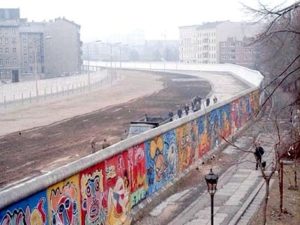 Mainz& 30 Jahre Mauerfall - Die Freiheit, die Demokratie und das Privileg des Wählens - ein Essay 30 Jahre Mauerfall - Die Freiheit, die Demokratie und das Privileg des Wählens - ein Essay