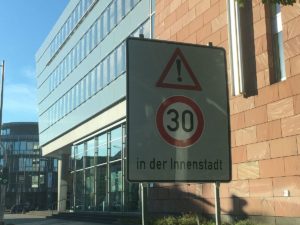 Mainz& Tempo 30 in Mainz auf den Hauptstraßen rechtmäßig? - CDU fordert Überprüfung Tempo 30 in Mainz auf den Hauptstraßen rechtmäßig? - CDU fordert Überprüfung