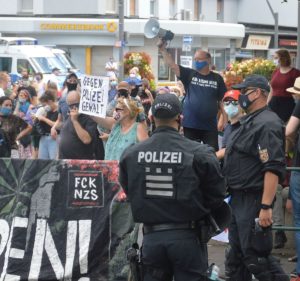 Mainz& 21 Bürgerbeschwerden nach Polizeieinsatz in Ingelheim - Demosanitäter bekräftigen Verletztenzahlen 21 Bürgerbeschwerden nach Polizeieinsatz in Ingelheim - Demosanitäter bekräftigen Verletztenzahlen