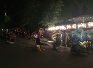 Mainz& Musik, Schnaps und Coronaverstöße - Mit dem Mainzer Ordnungsamt in Coronazeiten am Rheinufer unterwegs Musik, Schnaps und Coronaverstöße - Mit dem Mainzer Ordnungsamt in Coronazeiten am Rheinufer unterwegs